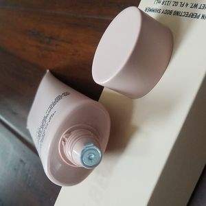 KKW Skin perfecting Pearl Body Shimmer 4 fl oz. BRAND NEW- Never Opened